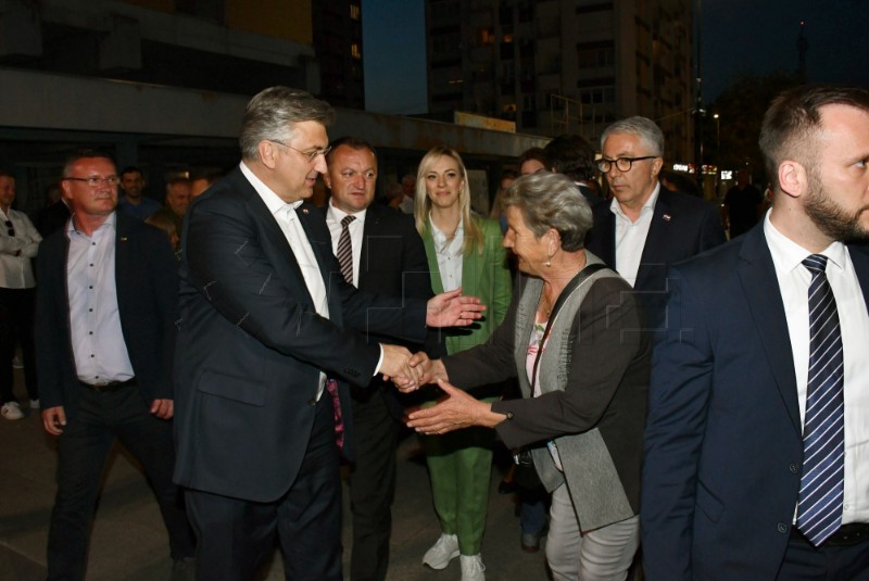 Slavonski Brod: Plenković na druženju kandidata HDZ-a s građanima