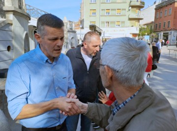 Druženje IDS-a s građanima na pulskoj tržnici