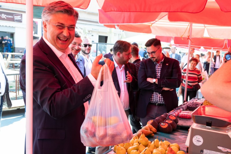 Plenković s građanima na Dolcu