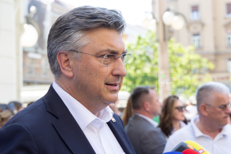 Plenković s građanima na Dolcu