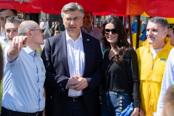 Plenković s građanima na Dolcu