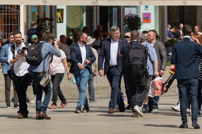 Plenković s građanima na Dolcu