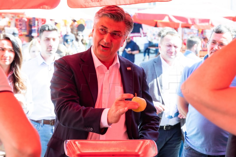 Plenković s građanima na Dolcu