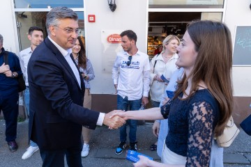 Plenković s građanima na Dolcu