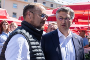 Plenković s građanima na Dolcu