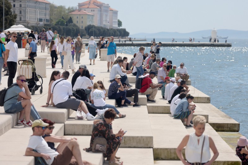 Zadar: Turisti uživali u šetnji gradom