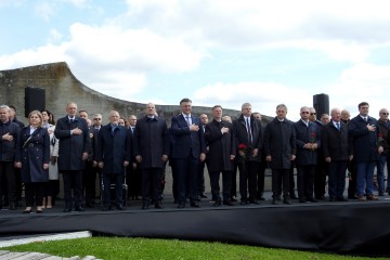 Počast žrtvama ustaškog logora Jasenovac u znak sjećanja na 79. godišnjicu proboja