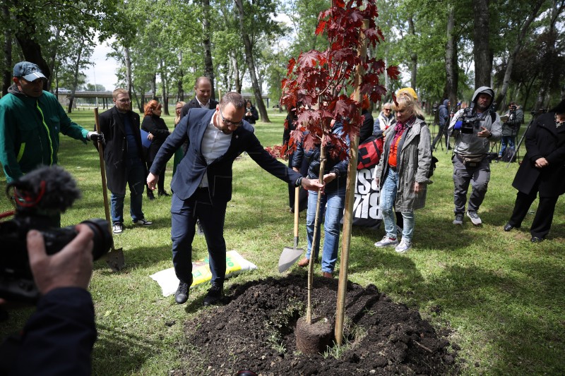 Tomašević sudjelovao u sadnji stabala u sklopu akcije protiv nasilja nad ženama