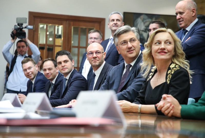 HDZ predao listu za EU parlament