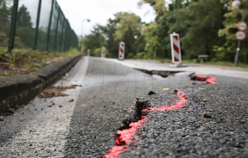 Nova aktivacija klizišta na ulazu u Predsjedničke dvore, zatvoren dio ulice Pantovčak