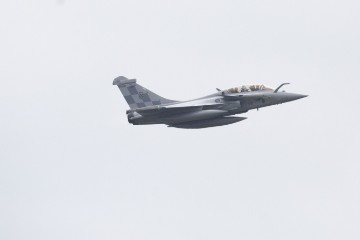 Hrvatski državni vrh na svečanosti prihvata prve skupine borbenih aviona Rafale