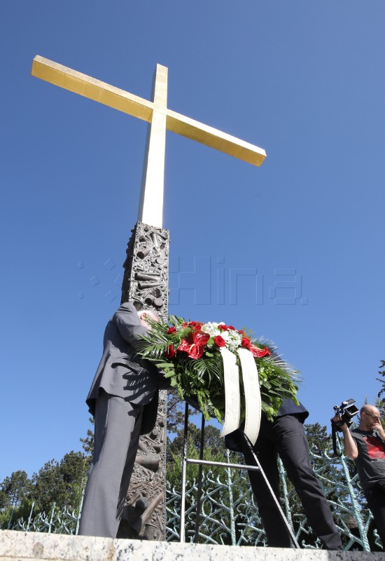 Predstavnici sindikata položili vijence na Mirogoju