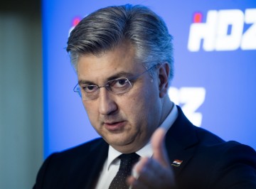 Sjednica Šireg predsjedništva HDZ-a - izjava Plenković