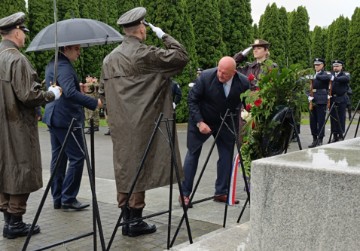 Dan grada Vukovara: Polaganje vijenaca na Memorijalnom groblju