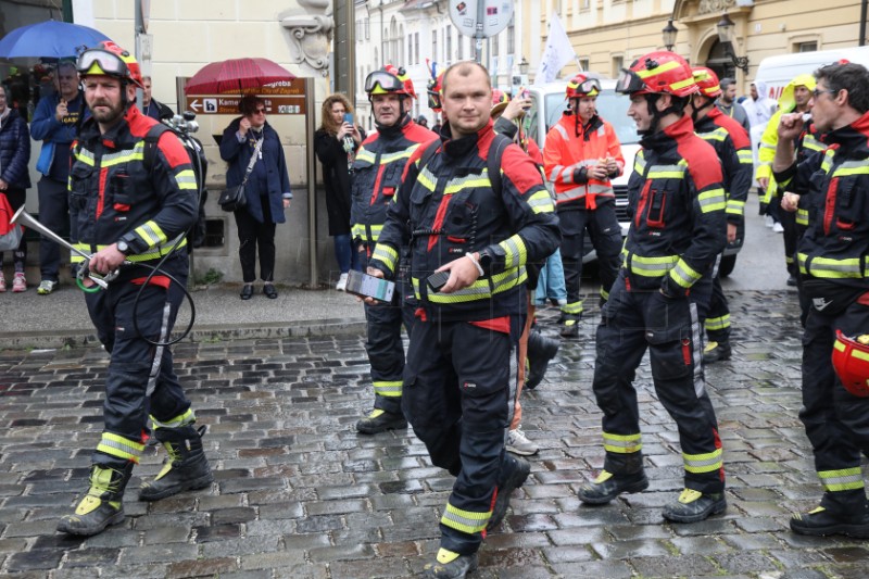 Prosvjed vatrogasaca na Trgu sv. Marka