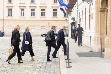 Dolazak zastupnika manjina u Banske dvore