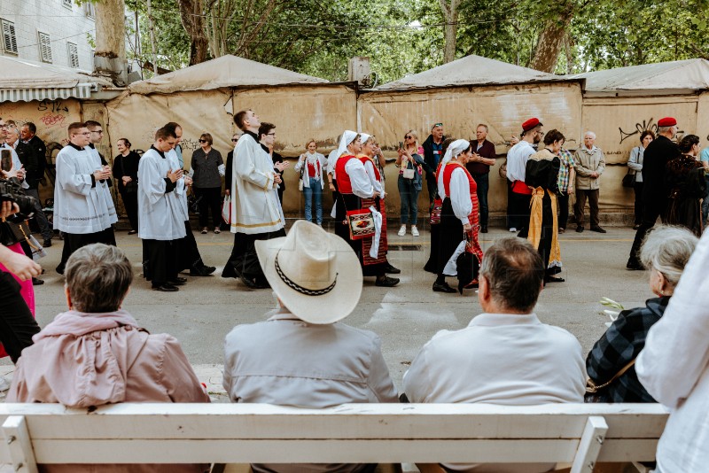 Tradicionalna procesija na Sv. Duju