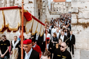 Tradicionalna procesija na Sv. Duju