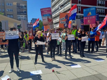 Udruga za ženska prava Adela dočekala sudionike "Hoda za život"