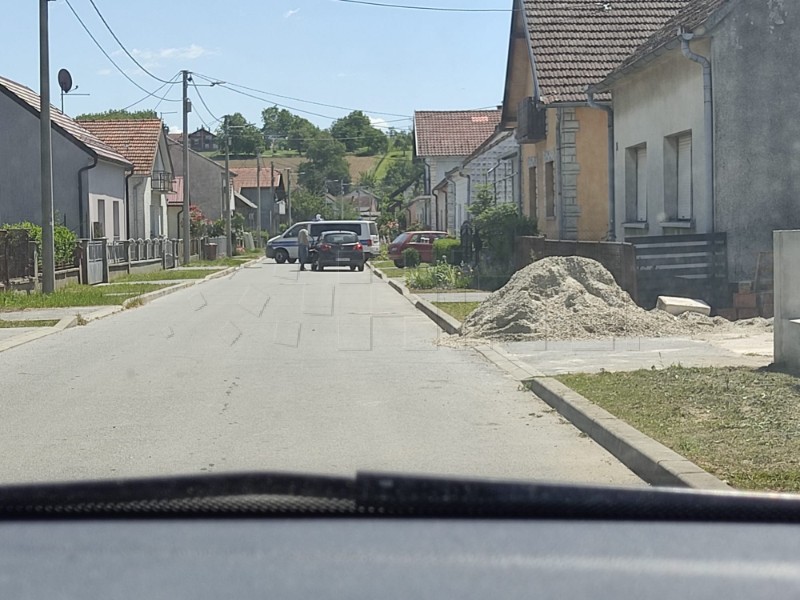 Dvoje mrtvih i teško ozlijeđena osoba pronađeni u kući u Bjelovaru