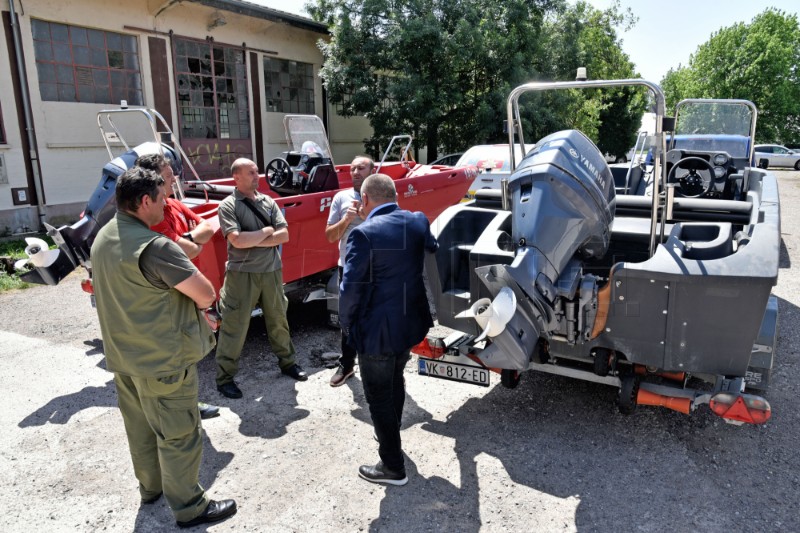 Vinkovci: Primopredaja čamaca HGSS stanici Vinkovci