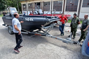 Vinkovci: Primopredaja čamaca HGSS stanici Vinkovci