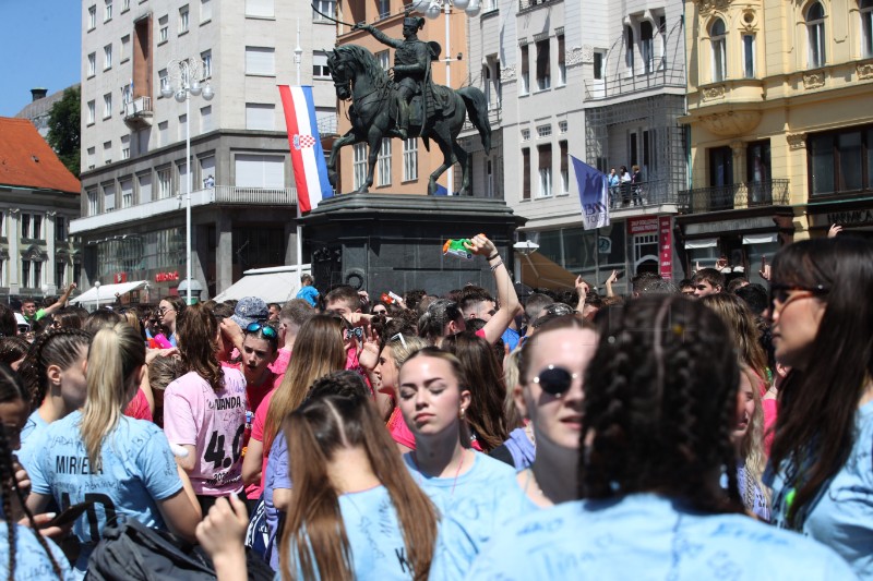 Zagrebački maturanti proslavljaju "Dan zagrebačkih maturanata”