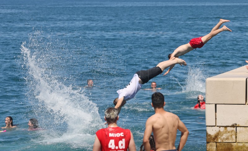 Zadar - Ludijada zadarskih maturanata na zadnji dan škole