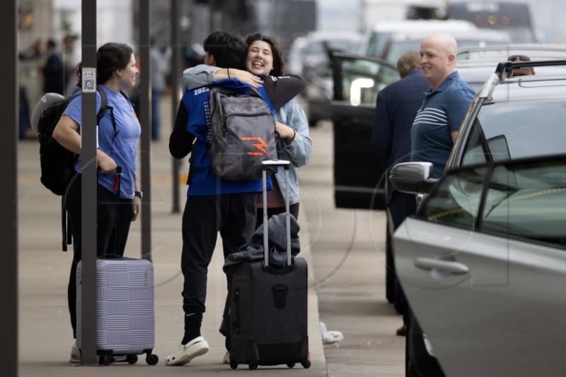 USA MEMORIAL DAY WEEKEND HOLIDAY TRAVEL AIRPORTS