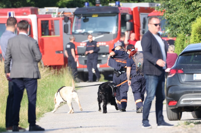 Manji zrakoplov pao južno od Kerestinca - policija