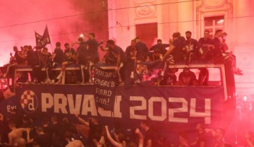 Dinamo slavi naslov prvaka Hrvatske na Trgu bana Jelačića