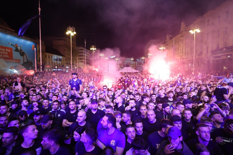 Dinamo slavi naslov prvaka Hrvatske na Trgu bana Jelačića