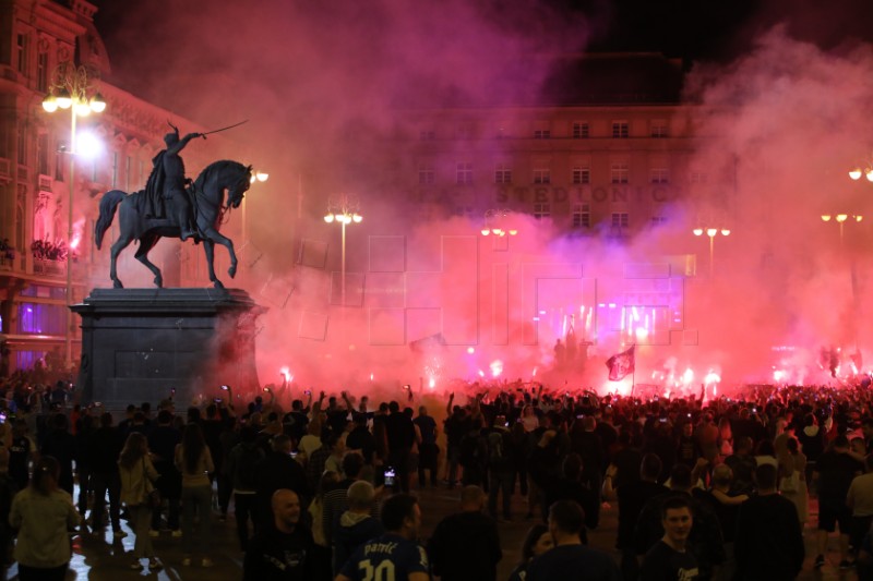 Dinamo slavi naslov prvaka Hrvatske na Trgu bana Jelačića