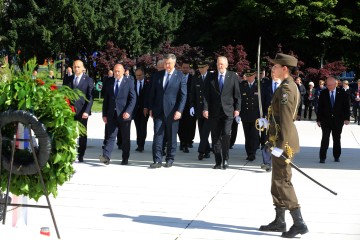 Državni vrh kod Spomenika domovini povodom Dana državnosti