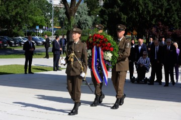 Državni vrh kod Spomenika domovini povodom Dana državnosti