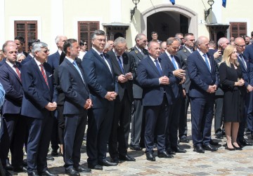 Procesija povodom Tijelova ispred crkve svetog Marka