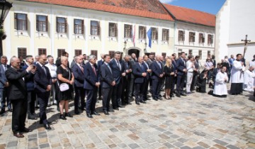 Procesija povodom Tijelova ispred crkve svetog Marka