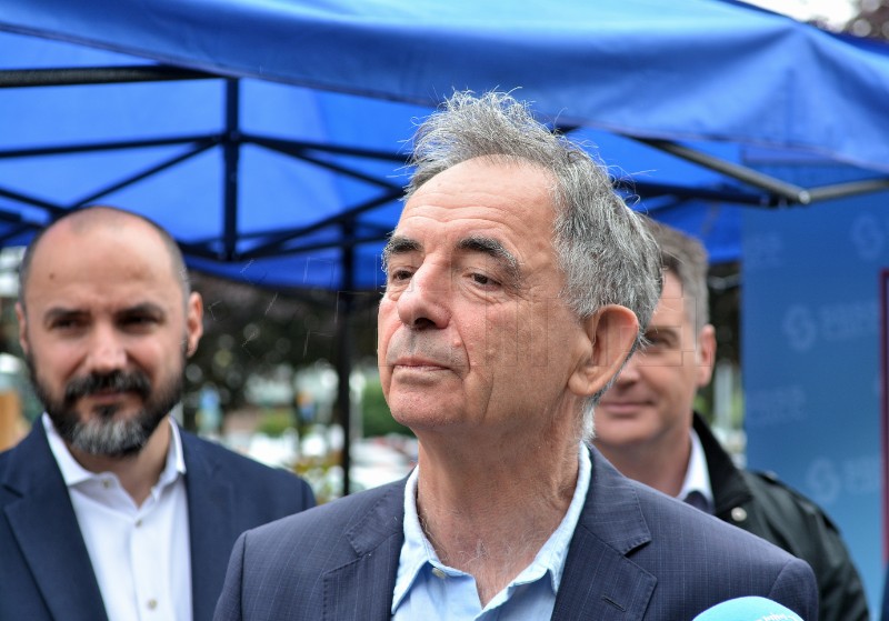 Kandidat s "Fair Play liste 9" Pupovac u Karlovcu