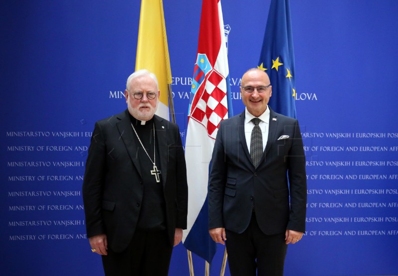 Ministar Radman sastao se s tajnikom Svete Stolice aulom Richardom Gallagherom