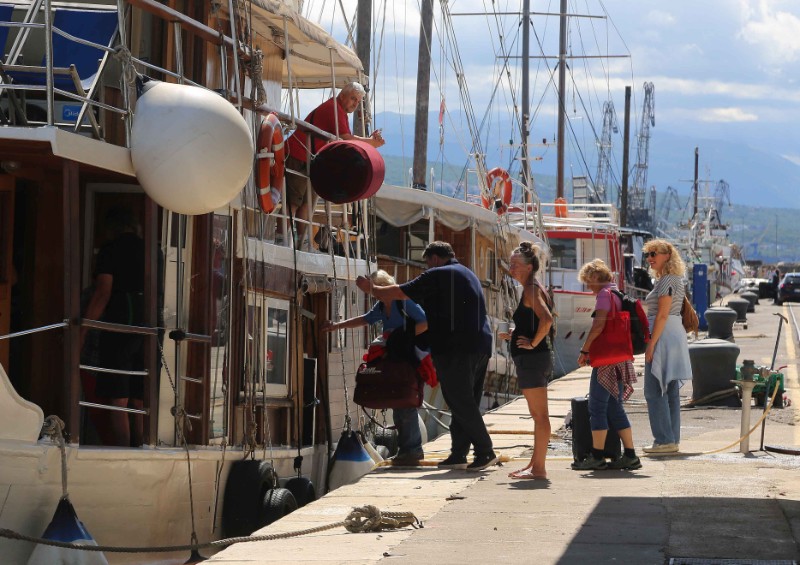 Rijeka: Lungo Mare živnulo na sunčanom danu