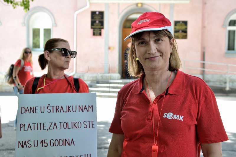 Slunj: Incidentno započeo opći sindikalni prosvjed za prava odgojiteljica u vrtićima