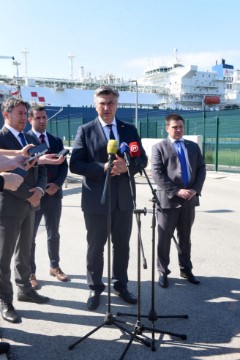 Plenković obišao LNG terminal na Krku