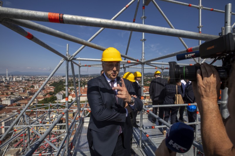 Plenković obišao gradilište na vrhu Zagrebačke katedrale