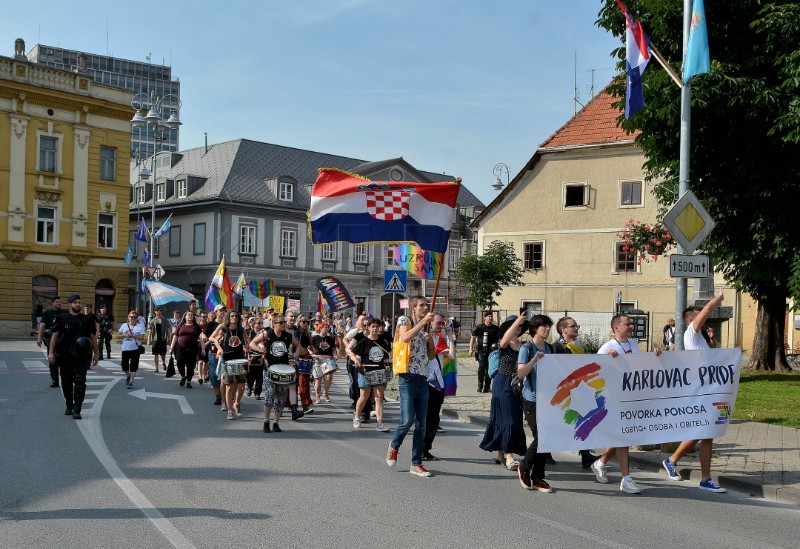 Stotinjak osoba na Karlovac Prideu