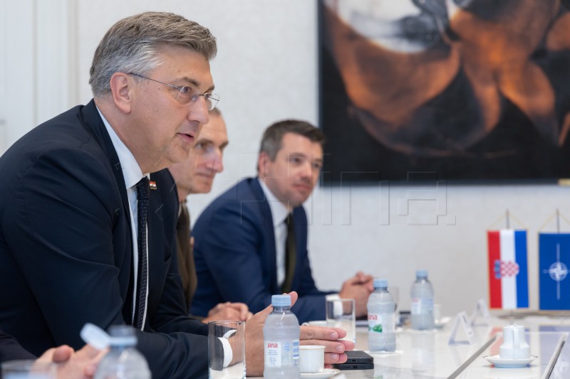 Plenković se sastao s generalom Cavolijem