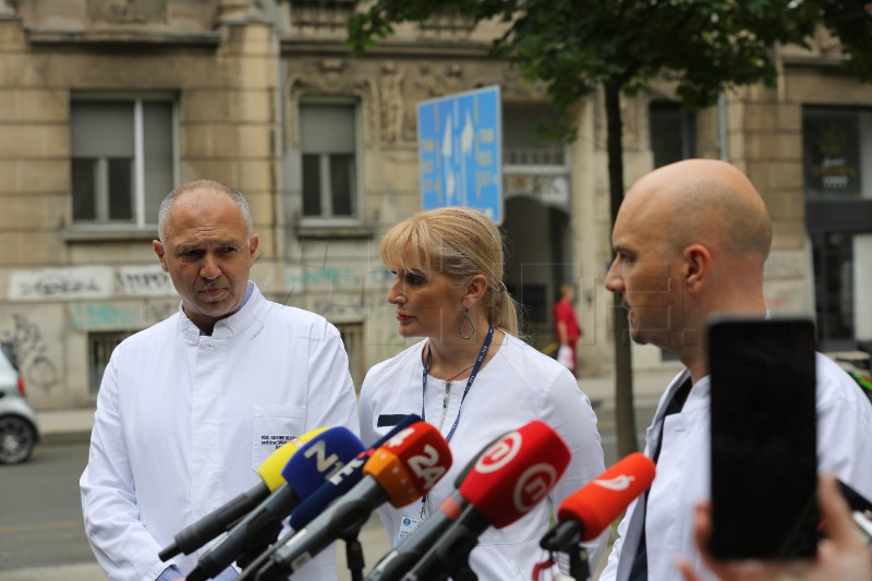 Predstavnici Klinike za traumatologiju o zdravstvenom stanju unesrećene muške osobe