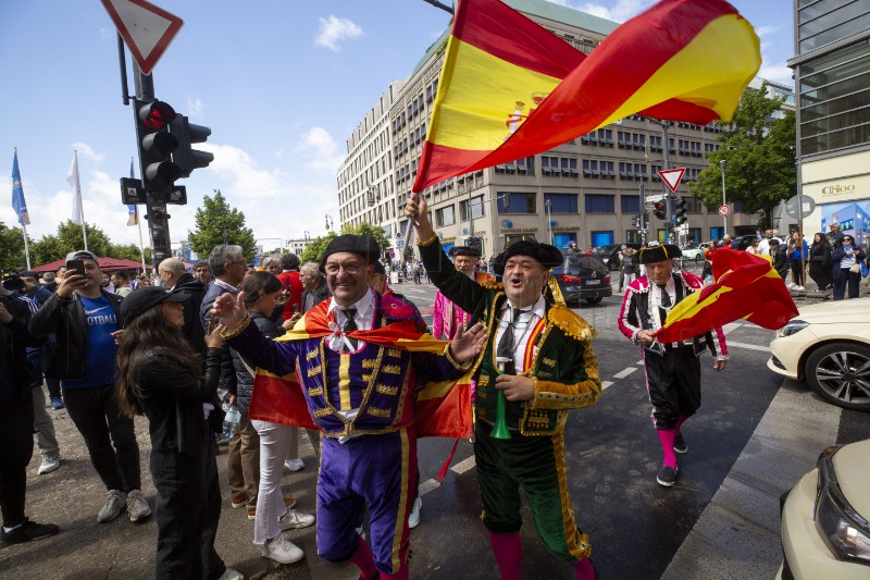 EURO: Atmosfera u Berlinu kod Brandenburških vrata