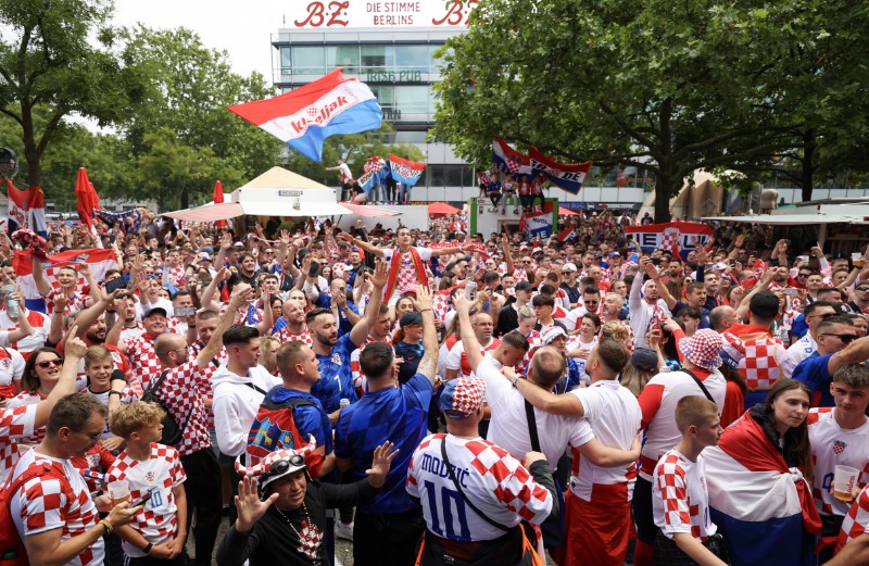 Hrvatski navijači u Berlinu pred utakmicu sa Španjolskom