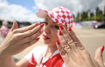 Hrvatski navijači ispred Olimpijskog stadiona u Berlinu