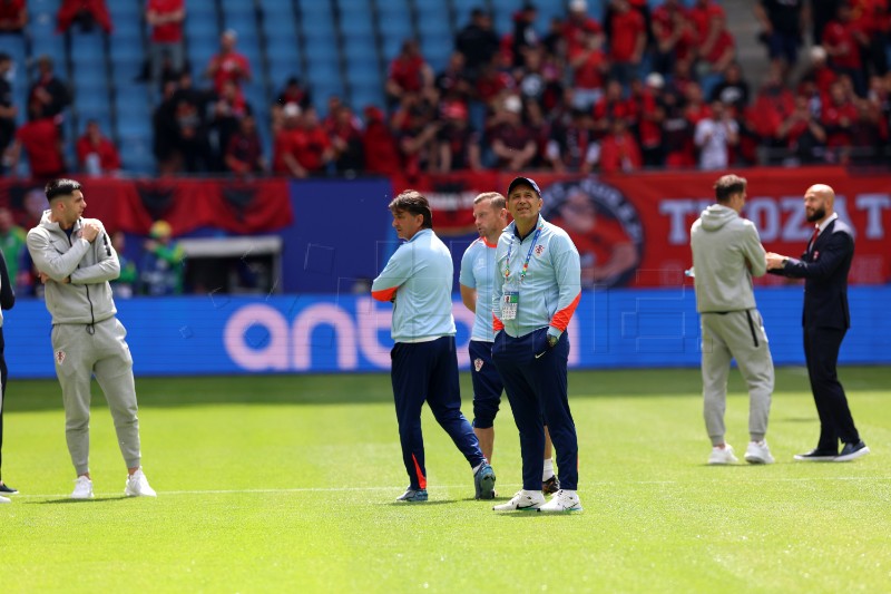 EURO2024: Atmosfera na stadionu prije početka utakmice Hrvatska - Albanija